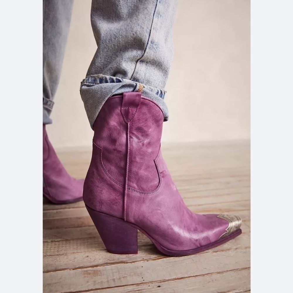 Free People Brayden Boot 38 1/2 made in Italy Orchid